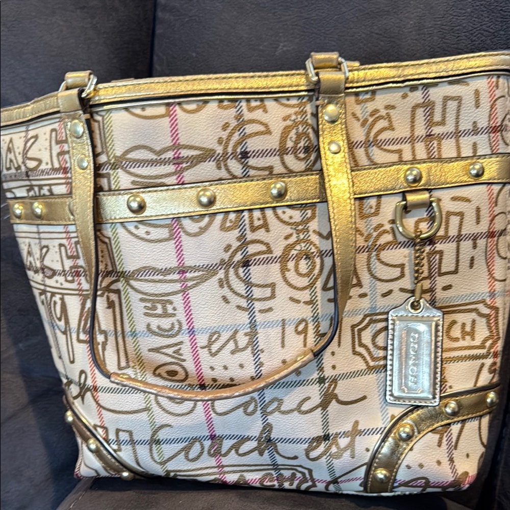 Coach Cream and Gold Tote Bag with Distinctive Design and Spacious Interior - Picture 2 of 5